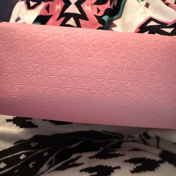 Pink Embossed Women's Bag - Picture 2 of 6